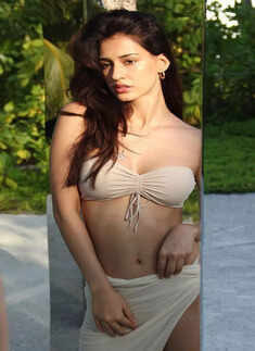 Show-stopping mirror shot​