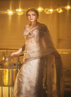 Kriti Sanon looks regal in exquisite embroidered saree