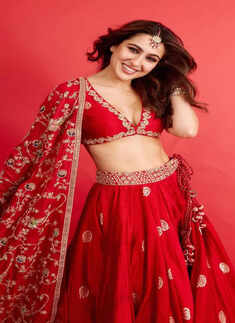 Sara Ali Khan&rsquo;s Eid-inspired captivating wardrobe