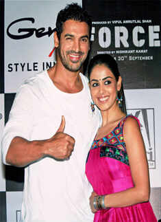 John, Genelia promote 'Force'