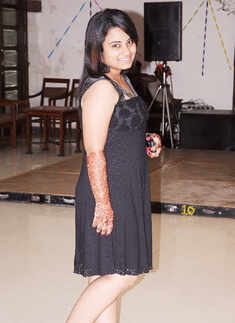 Amit & Harshi Kakar's wedding anniv.