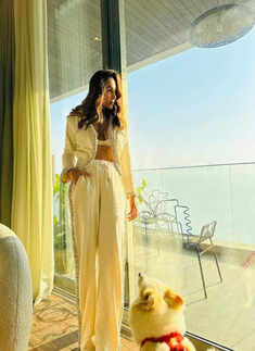 ​These vacation pictures of Malaika Arora with her BFFs will make you crave for a holiday!​