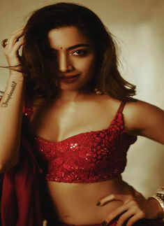 Rashmika Mandanna redefines elegance in ethnic wear