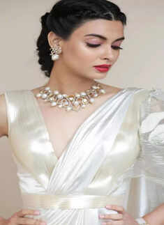 Diana Penty exudes grace in sophisticated sarees