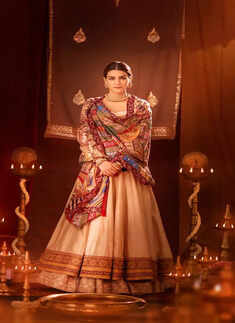 Kriti Sanon is an ethereal beauty in ethnic wear