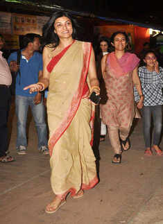 Sush attends 'Durga Puja'