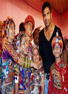 Stars & their 'Dandiya' moves!