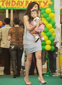 Sanjay, Manyata celebrate twins b'day