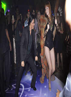 SRK dances at BT anniv party!