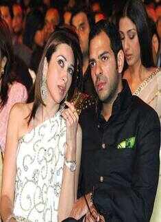 Karisma reconciles with hubby Sunjay