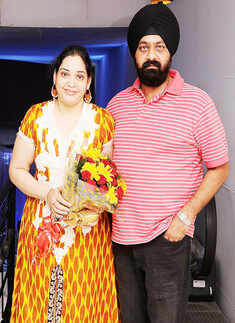 Gopu & Raju Vij's 25th anniv. party