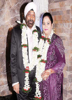 Gopu & Raju Vij's 25th anniv. party