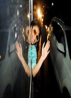 Vidya Balan on tram ride