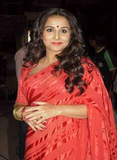 Vidya on sets of 'Bade Acche...'