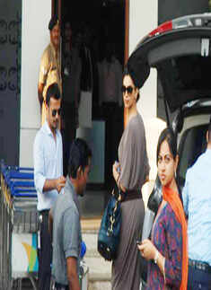Deepika takes Charter flight!