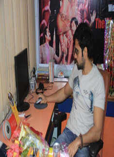 Emraan promotes 'The Dirty Picture'