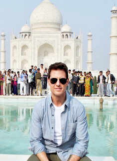 Tom Cruise visits Taj Mahal
