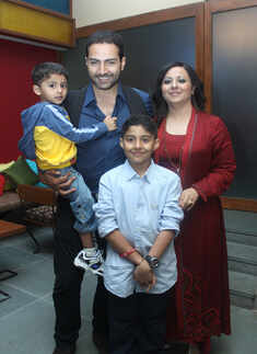Sudhanshu Pandey's anniv. bash