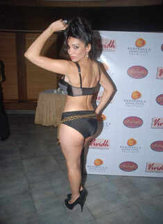 Sofia's sexy photoshoot on her b'day!