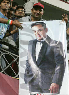 Fans celebrate Viru's 219