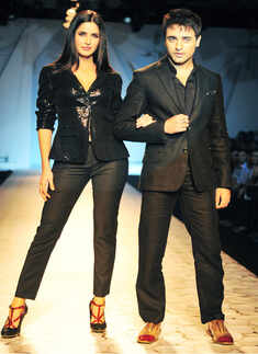 Celebs who dazzled the ramp in 2011!