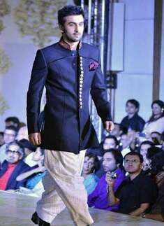 Celebs who dazzled the ramp in 2011!