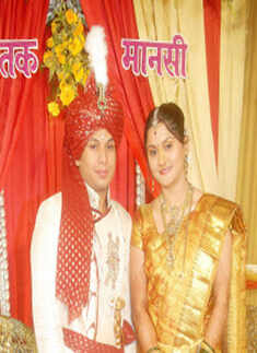 Reception of Parijatak and Mansi Bhonsle