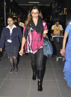 Deepika returns from 'Cocktail' shoot