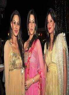 Roopa Vohra's bash for Vivek's b'day