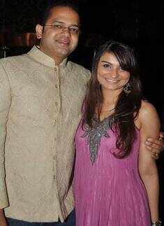 Roopa Vohra's bash for Vivek's b'day