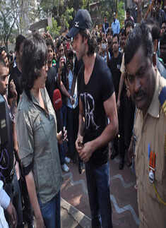 Agneepath's sp. screening for Hrithik's gay fans