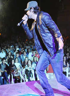 Strings performs at TOI Pune Festival