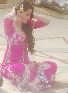 Kareena Kapoor's mujra act