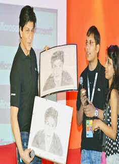 SRK meets 'Microsoft-Don 2' winners