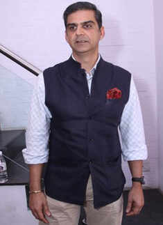 Celebs at Khan Chacha outlet launch