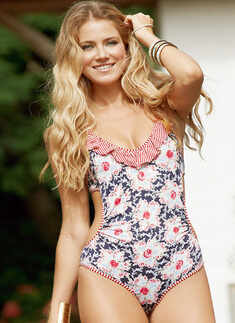 Sensuous bikini babes