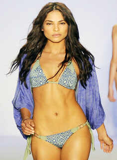 Enchanting hotties in bikinis