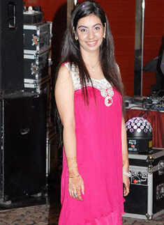 Pragnesh and Parul Thakkar's 25th anniversary