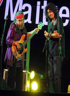 Indian Ocean, James perform 