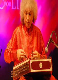 Pt Shivkumar Sharma @ 'Swarna'