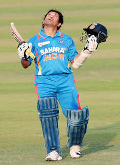 Celebs congratulate Sachin on 100th ton