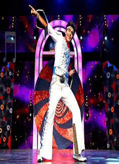 Gaurav Gera, Shweta Gulati in 'Jhumroo'