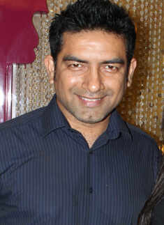 Kunal Khemu @ Sachin Hair Carnival