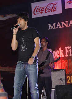 KK performs at MRIU's fest