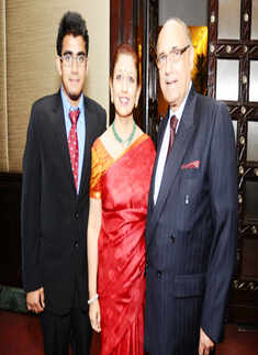 Lalit Bhasin's dinner bash