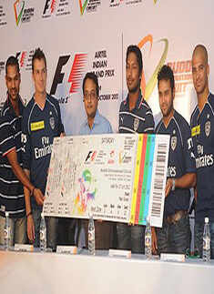 Deccan Chargers players launch F1 tickets