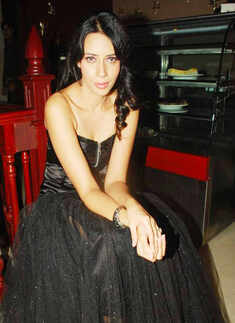 I didn't post topless pics for publicity: Rozlyn