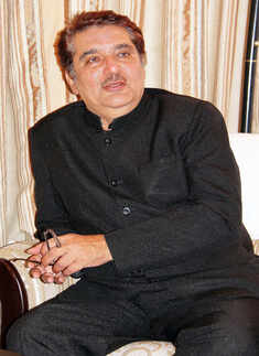 Raza Murad's photo shoot