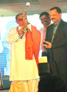 Celebs attend NBC Awards