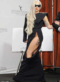 Celebs' eyeball-grabbing gowns